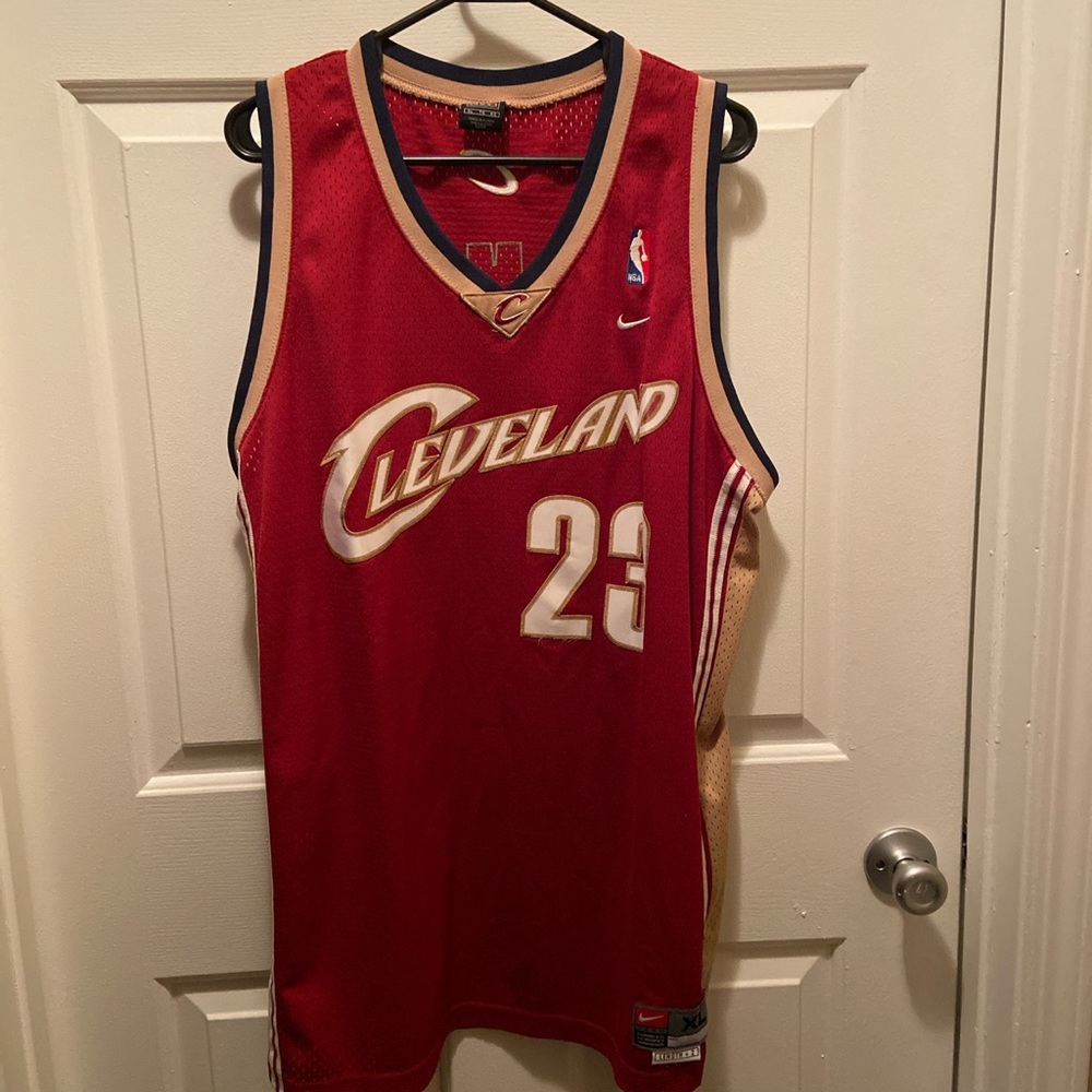 Vintage Cleveland Cavaliers Lebron James Jersey